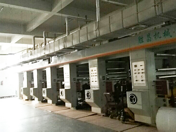 勝昌燙金機(jī)操作簡(jiǎn)單，生產(chǎn)效率高